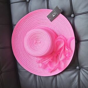 Kentucky Derby hat. One size. Hot pink.